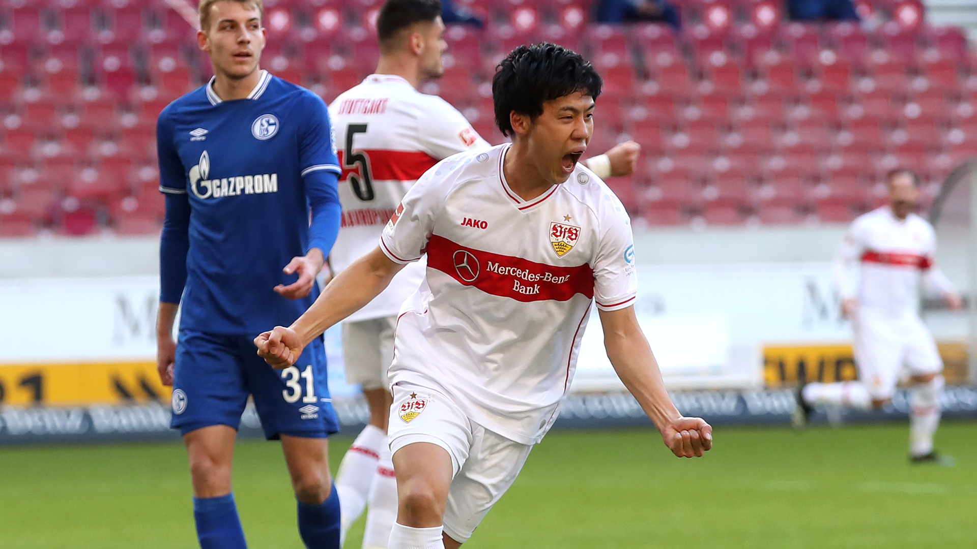 Goal Japan 速報 遠藤航 衝撃のドッペルパック シュトゥットガルト の遠藤がシャルケ戦で記念すべきブンデス1部初ゴール さらに即座に2ゴール目も奪う スコア速報 T Co Ffziqnl2qr T Co Mw0mijdnon