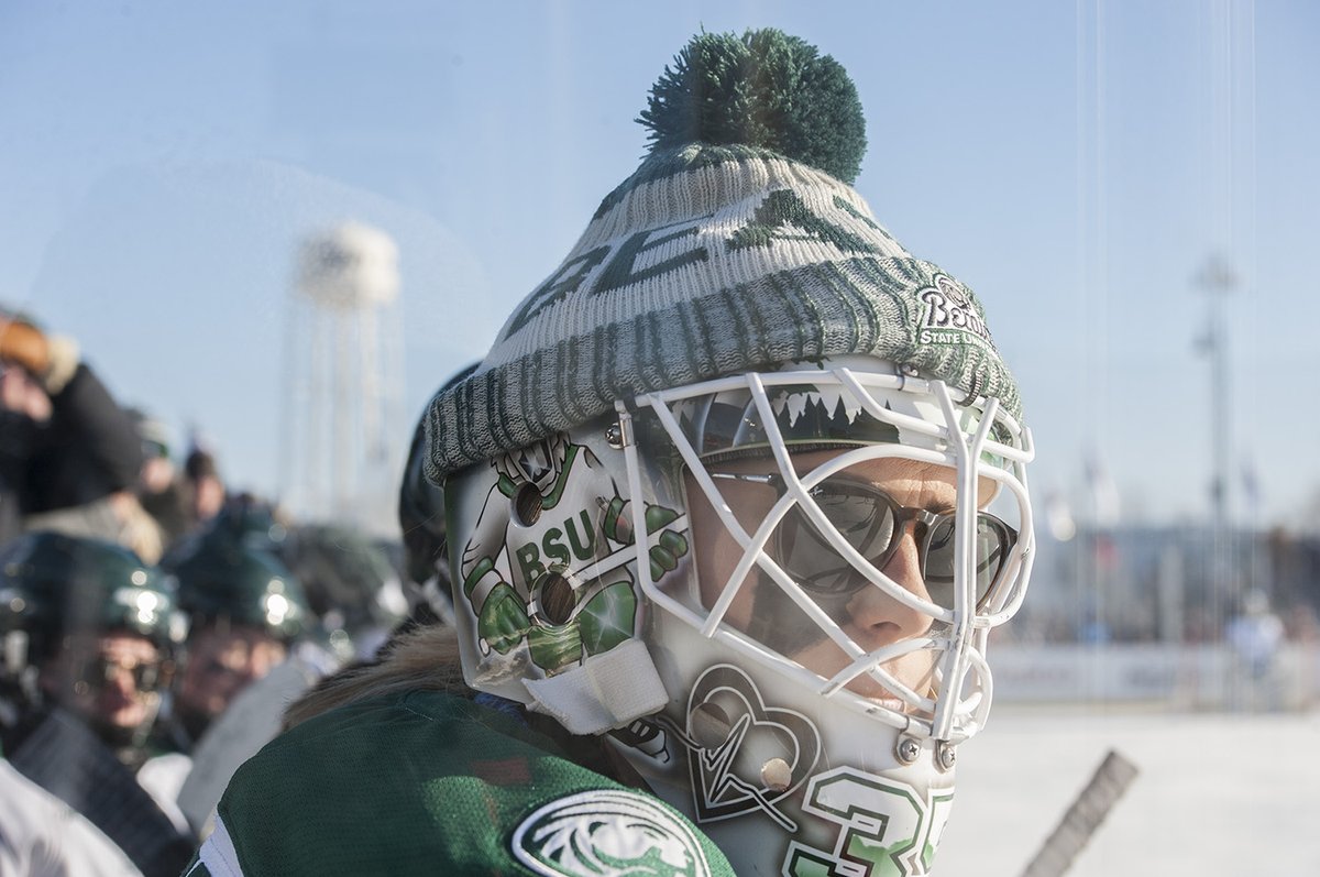 BSUBeaversWHKY's tweet photo. Happy Hockey Day!
Take a look back at from when it was hosted in Bemidji back on #HDM2019!
#HDM2021 #GoBeavers #BeaverTerritory https://t.co/SrV46XmJo3