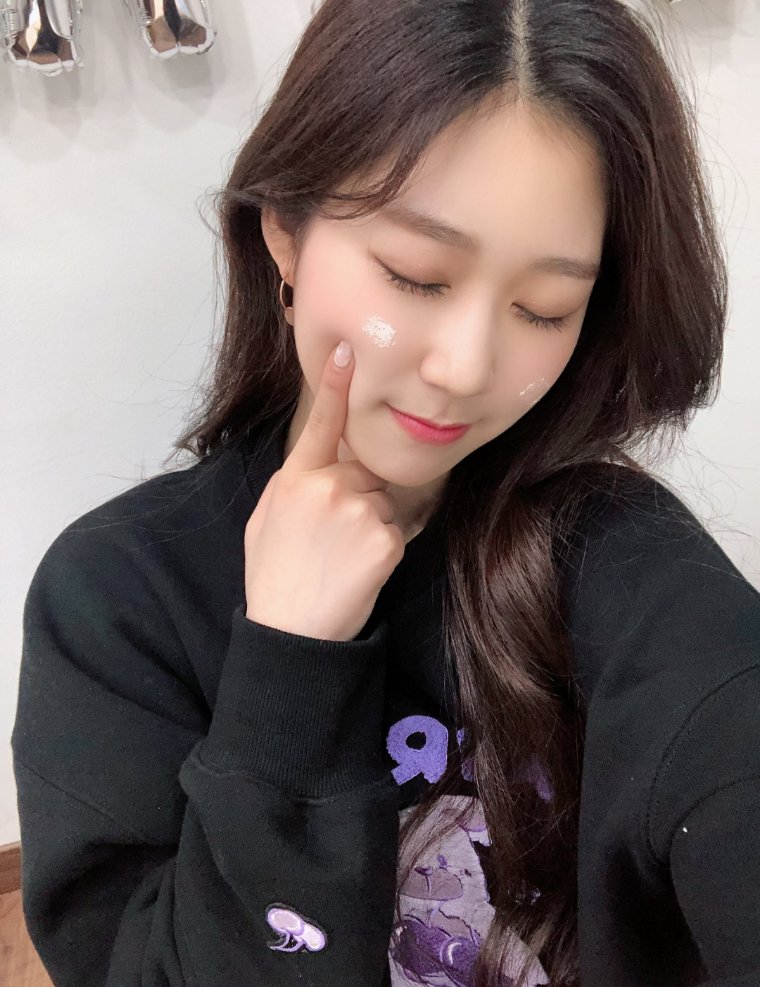 BlingBr's tweet photo. 💎 27.02 – Atualização da Yubin

"Amo muito e agradeço a todos que me parabenizaram hoje!> <♡ Espero que sempre haja coisas felizes !! 🥳🎁💝"

#BlingBling #블링블링 @blingbling_new https://t.co/0IPiVd57b8