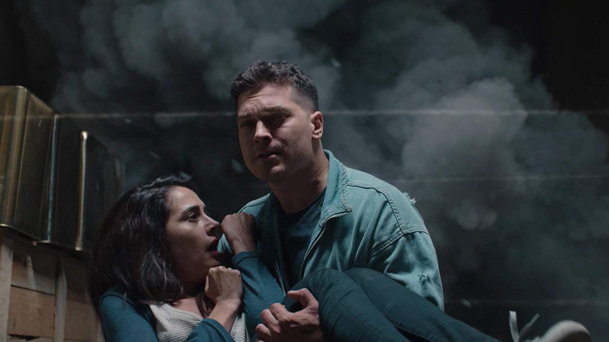 защитник турецкий сериал окан ялабык. защитник сериал zeynep с пистолетом. турецкий сериал защитник 1. защитник сериал 2018. защитник the protector 2018.