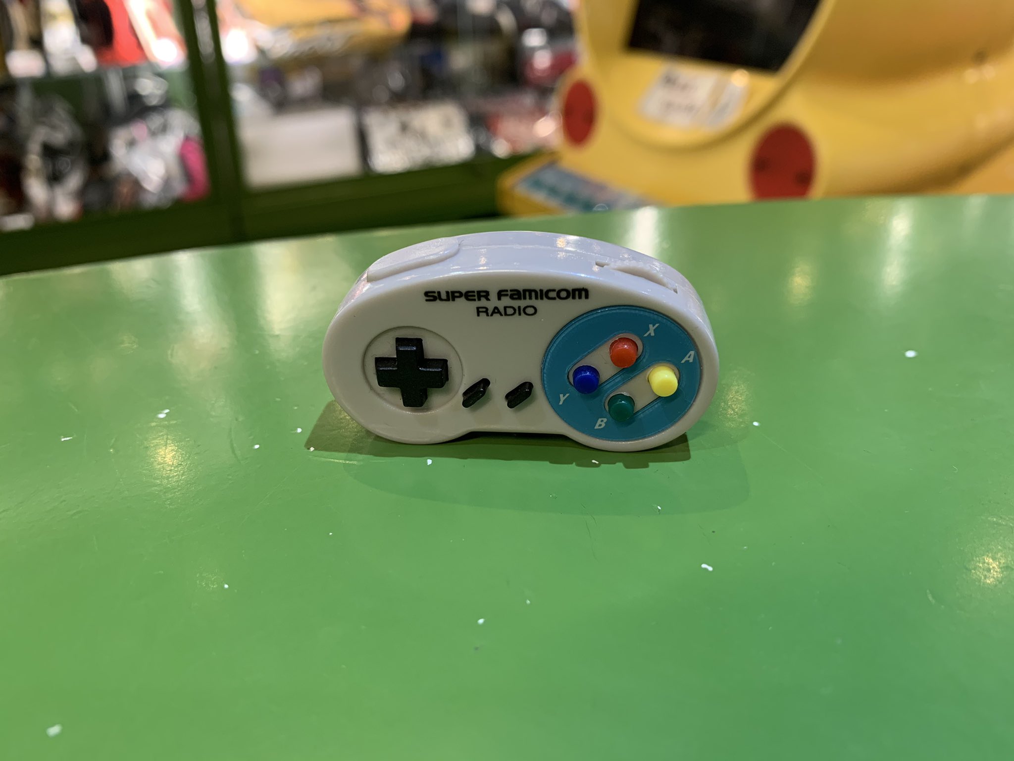 スーパーファミコンコントローラー型　ミニラジオ スーパーファミコンコントローラー型 ミニラジオ - メルカリ