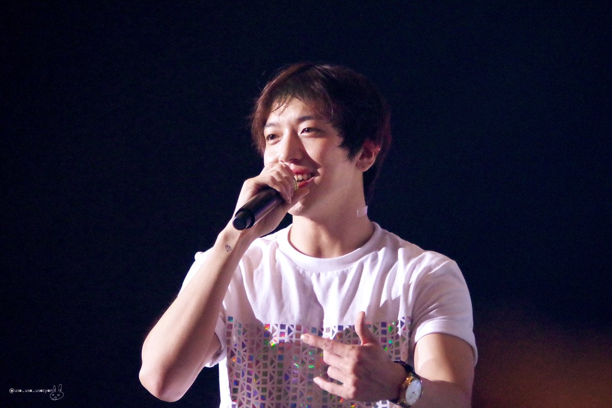 usa_usa_usacyan's tweet photo. #OneMoreFineDay #정용화 Double encore♡ 2015.07.19 https://t.co/jMkx6AfJzk