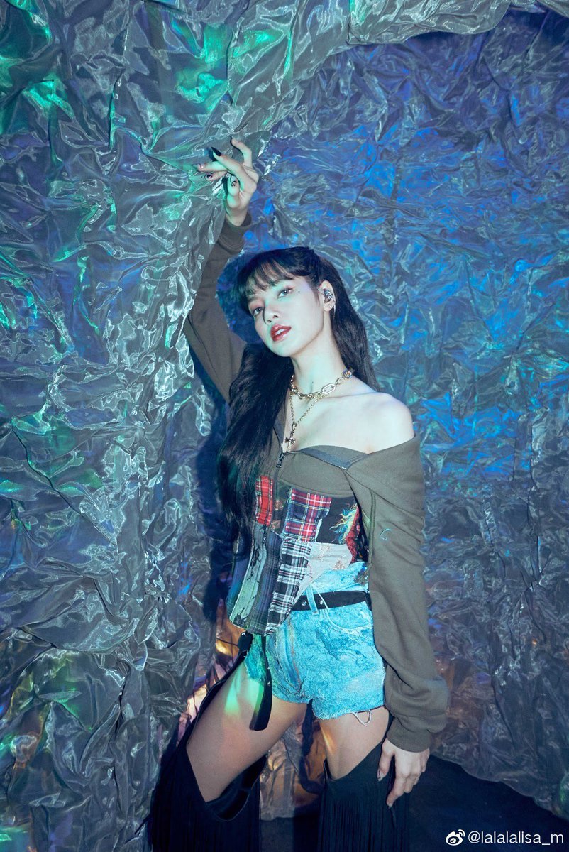 LILITEAMTH327's tweet photo. [WEIBO UPDATE] — lalalalisa_m

ใครมี weibo ฝากไปกดไลก์ กดรีโพสให้น้องเยอะๆนะคะ

🔗https://t.co/ePq5EE4AI8

#LISA #리사 #BLACKPINK #블랙핑크 #LALISA @BLACKPINK https://t.co/WTcmQgh5AQ