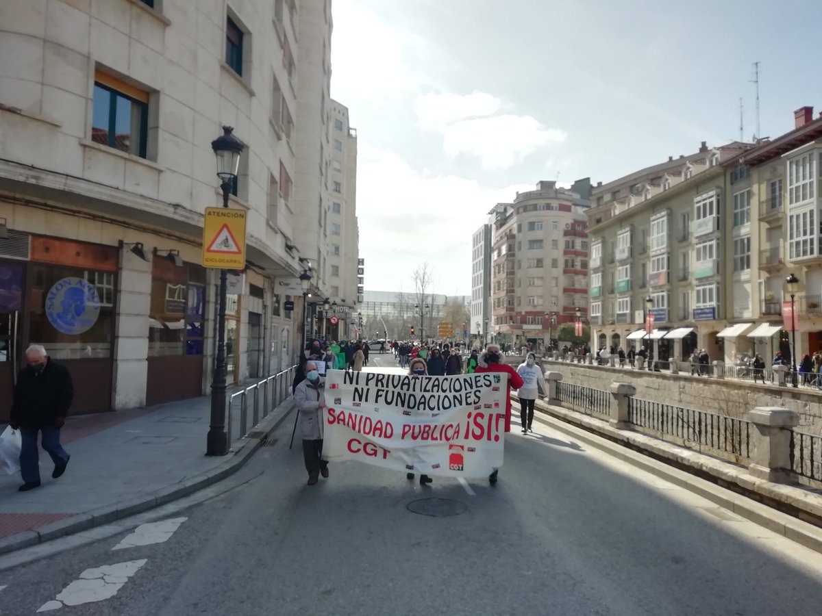 CGTBurgos's tweet photo. Hoy hemos vuelto a tomar las calles por la defensa de una sanidad pública 💚 y de calidad. Hoy que más que nunca la lucha no cesa✊, únete a la siguiente convocatoria en Centro de salud San Agustín el 17 de Marzo a las 18h. https://t.co/1ySPrZl5To