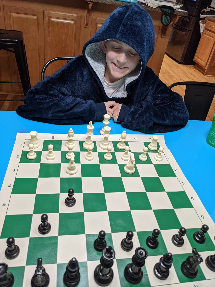 MCESThaxton's tweet photo. Mill Creek 5th graders using some of their Virtual Friday time for Hour of Chess! #MCSLearn https://t.co/IznbGCR2GS
