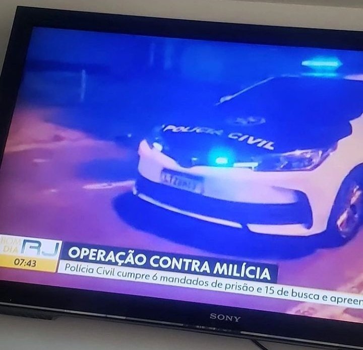 RESULTADO OPERAÇÃO NA TAQUARA/JACAREPAGUÁ (Comunidades da Meringuava, Malvina e Curumaú)
OBJETIVO:Cumprimento de 6 mandados de prisão e 15 mandados de busca e apreensão.
FACÇÃO: MILÍCIA
6 presos, 15 mandados de prisão, 2 armas aprendidas,1 central de TV clandestina interditada.