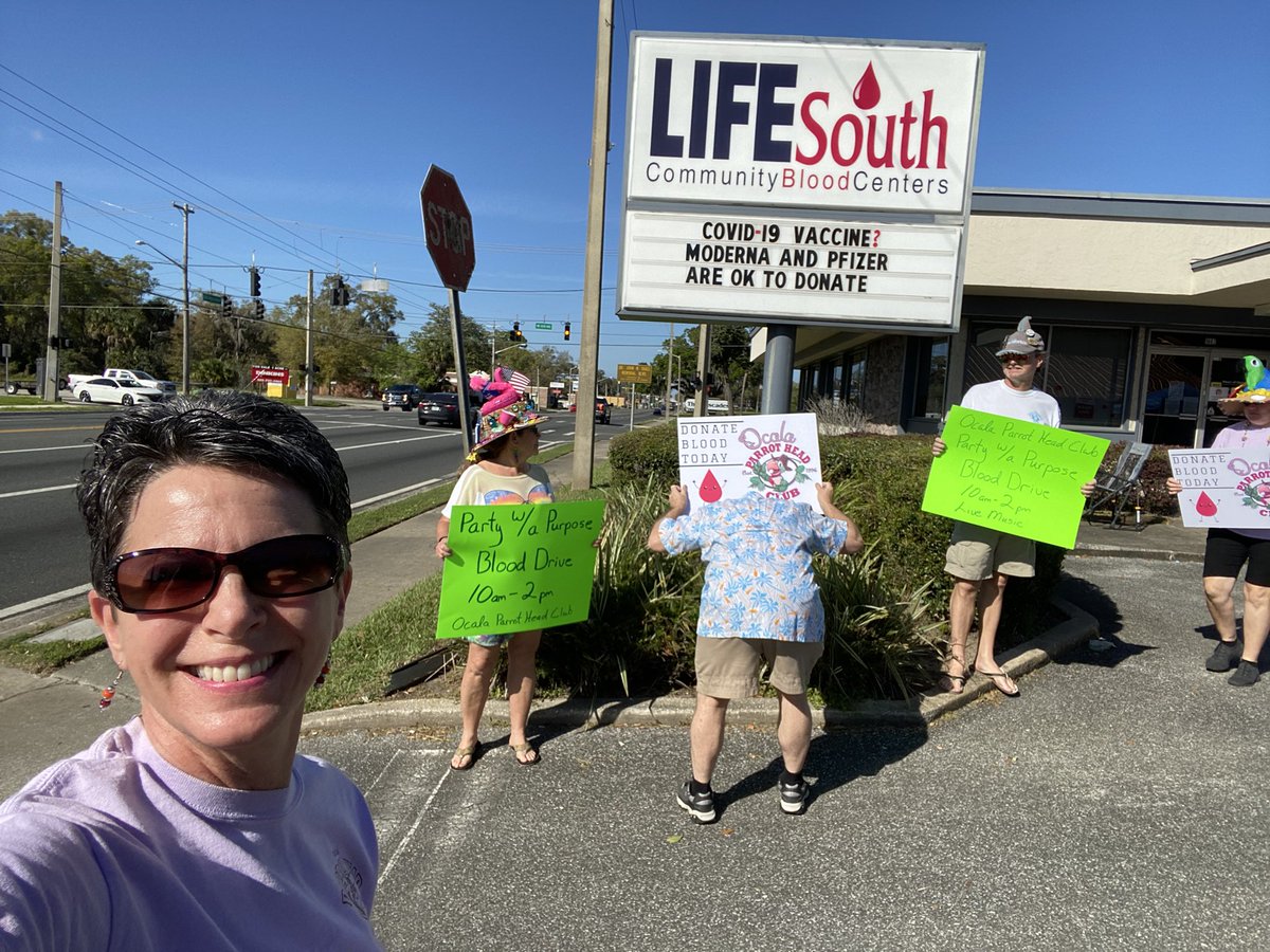 ocala_phc's tweet photo. 🩸🦜 This crazy and phun group is waiting for you! Join us for a Parrot Head Blood Drive! 🩸🦜 Today from 10-2! @LifeSouth https://t.co/AZsQpTZzeg