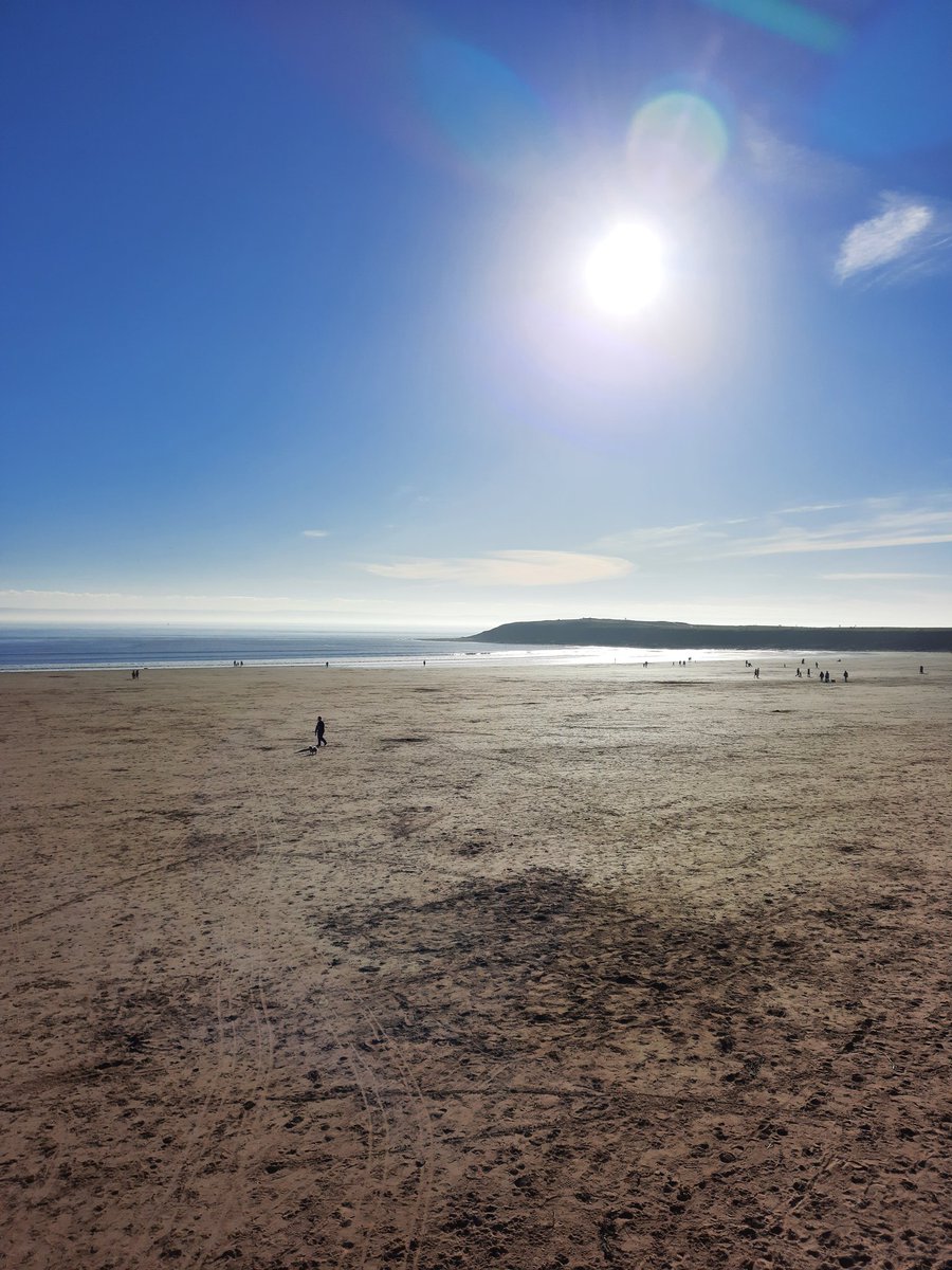 Saint_Gerrard's tweet photo. Absolutely glorious day at the beach 🌞😎#NellsPoint https://t.co/yQXZTn9mzh