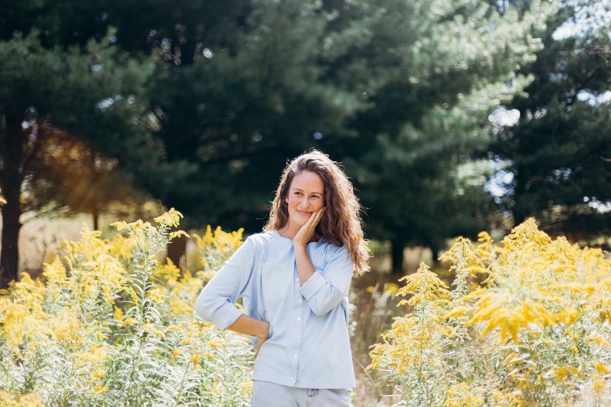 LISTEN: Firefighter by day, singer/songwriter by night. Ontario's Rose Brokenshire reflects on her dueling identities, her relationship with the province, and making music in a pandemic. 
cbc.ca/listen/live-ra…