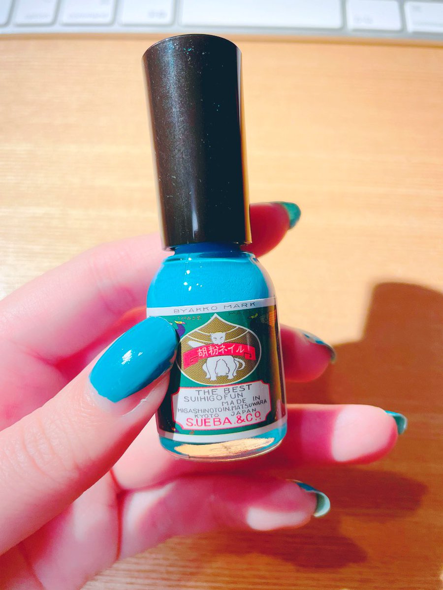 ネイルの色を何かに喩えて褒められる時 今までにこんな素敵な表現をされた事はなかった こういうのを教養っていうんだ Togetter