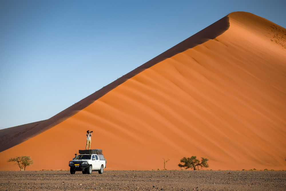 LogitravelIT's tweet photo. ✔️2 momenti imperdibili in Namibia:

🦏Visita il Parco nazionale di Etosha, che ospita la più grande popolazione di rinoceronti neri dell'Africa. 
🏜️Visita a bordo di un 4x4 il deserto del Namib, il più antico del mondo.

Ti entusiasma visitare questa meravigliosa terra?🌄 https://t.co/gcROW8uWUi