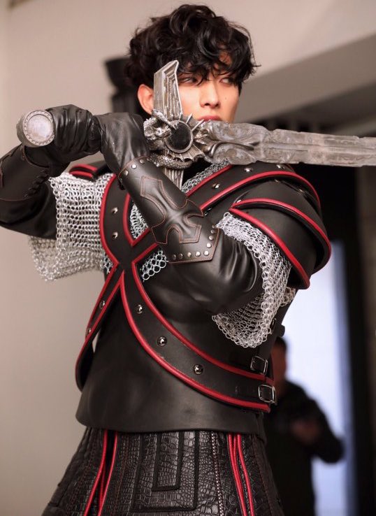 DK_thinker's tweet photo. two years since dk being announced as King Arthur and became known as the medieval kpop boy #도겸 https://t.co/DKsO0NrZxd