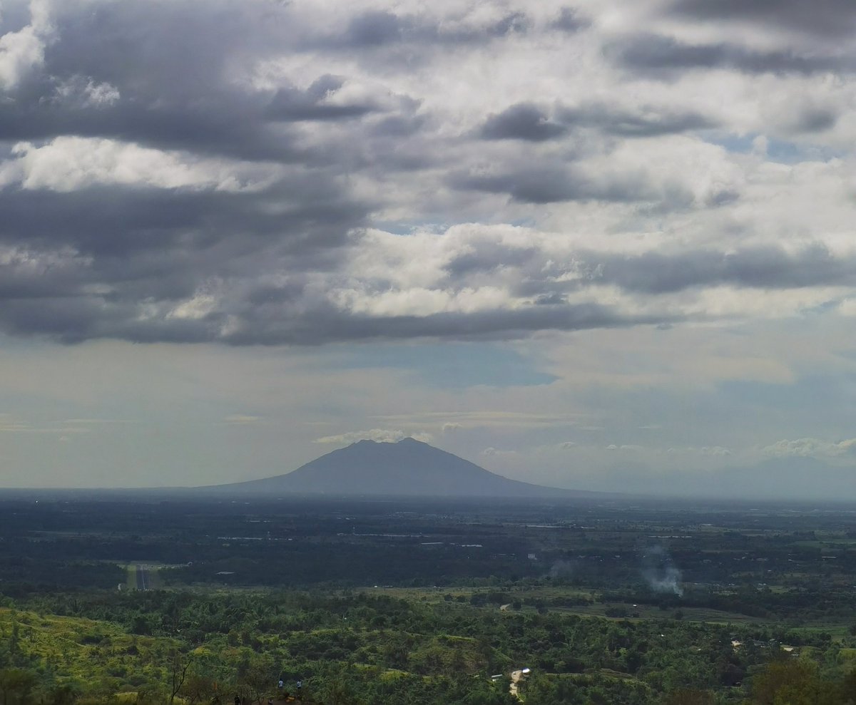 Zoomed Mt. Arayat view from Dampalit Malabon and Tanauan Nueva Ecija
 📸#HuaweiMate30Pro