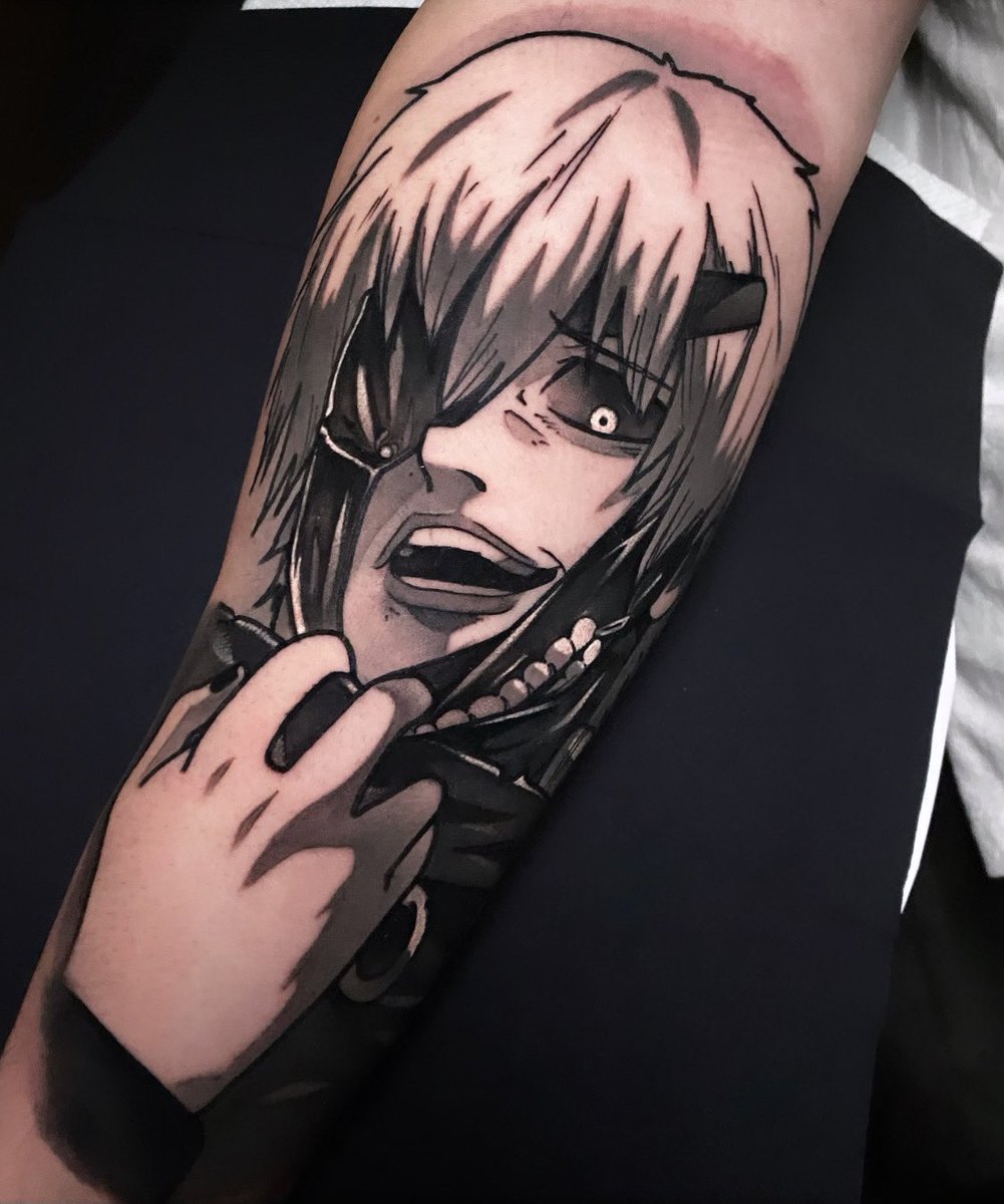 Ken Kaneki from Tokyo goul ripping his mask down