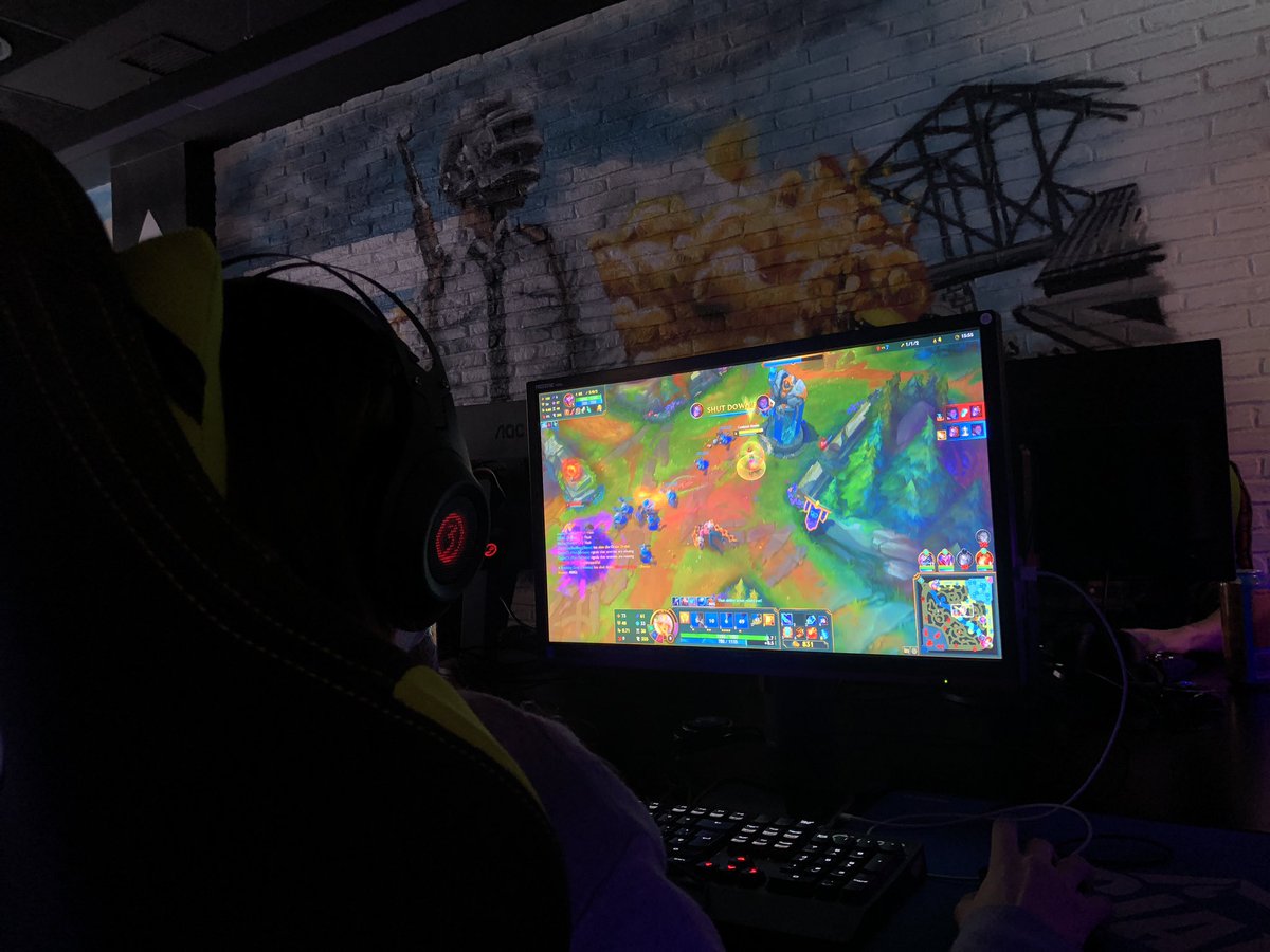 Si, me gusta el RGB🌈

Rankear en Elite
G
B