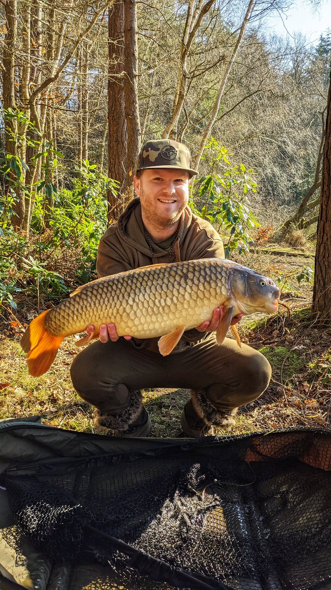 Finally got out fishing today for the first time this year. Was rewarded this lovely Common coming in at 18lb 3oz. Happy Days! 😬🎣🐟 #fishing #carpfishing