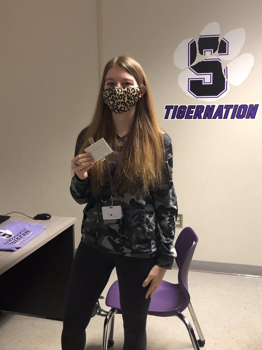SaludaCounselor's tweet photo. The @SaludaHigh #GoldenGateMovement struck once again, providing kindness, smiles &amp; good cheer throughout the student body Friday morning. Each 2nd block class had a surprise winner of a free @ChickfilA Gift Card! #StayKind #Always #SHSTigerPride #OneSaluda https://t.co/hSaID92Zzd