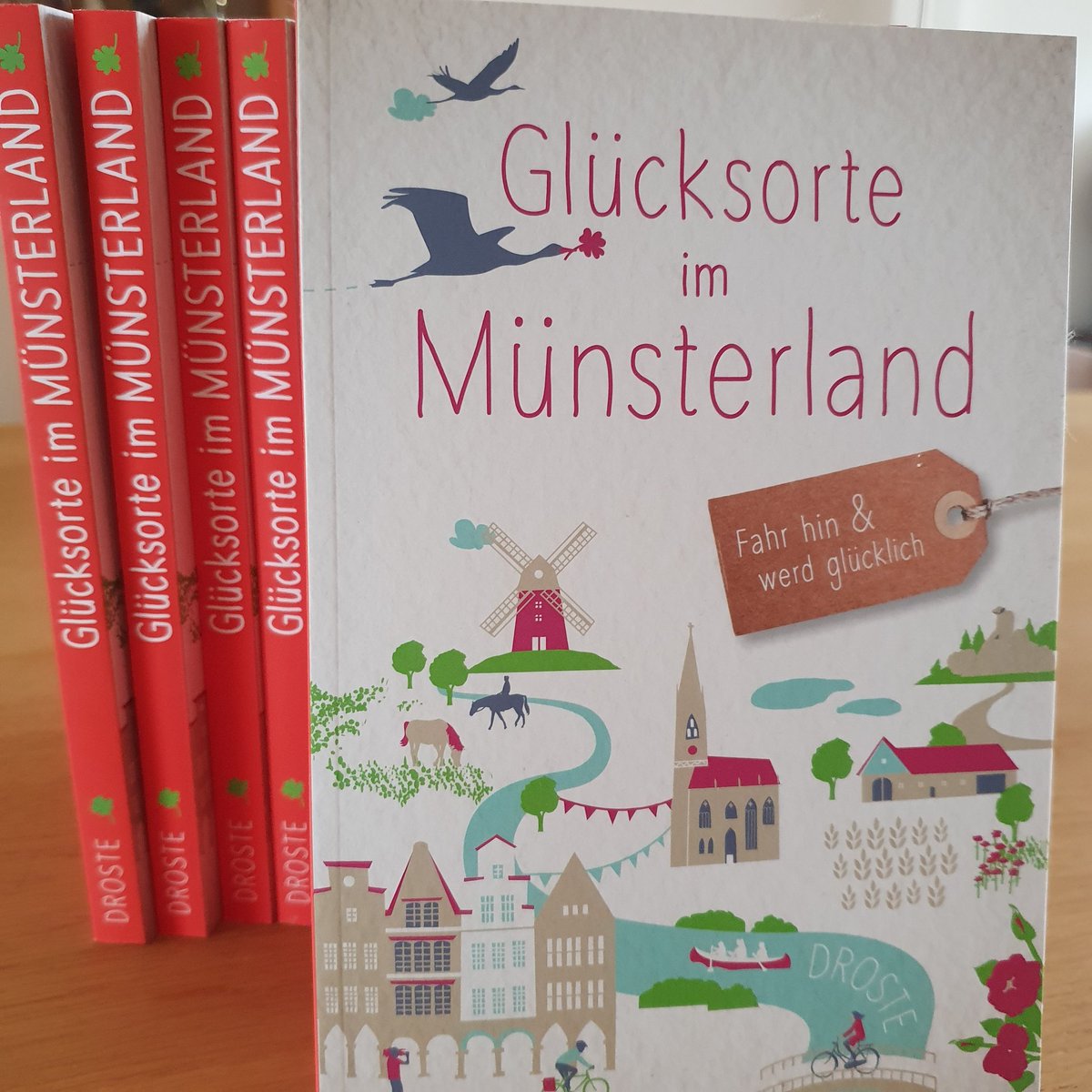 Einige wenige Exemplare sind noch in meinem Bestand. Sie kommen mit pers. Widmung und versandkostenfrei zu Euch - kurze DM genügt 🙂