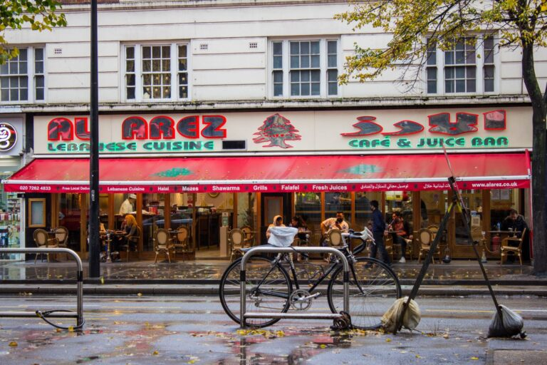 britshishuk's tweet photo. Shawarma street! Beirut in London, AKA Edgware Road, check out the link below to read more about this iconic London street, and epicentre of UK Middle Eastern cuisine 🇬🇧🇱🇧 👇
https://t.co/0mHYz2dV4o https://t.co/ORWlrZohzG