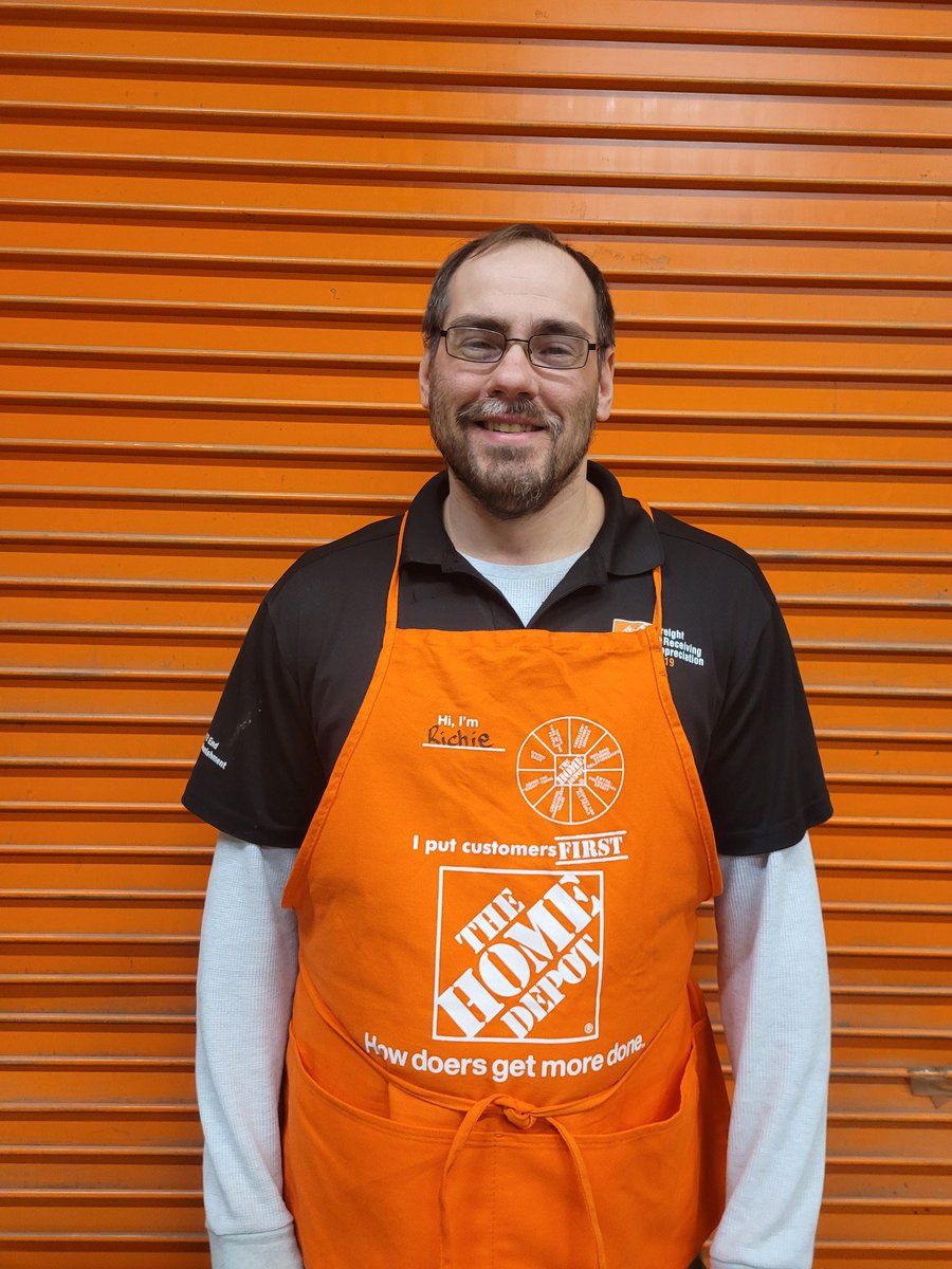 JeniGre01524883's tweet photo. Congratulations to Rich for becoming our Freight Supervisor! You are going to be great! @anissa_meyers @GuyRMathews2 @supatufpinkpuf @rlb7112016 @NicoleHagler9 @Marcie_Mullin @rlb7112016 https://t.co/JI8ruHpjDT
