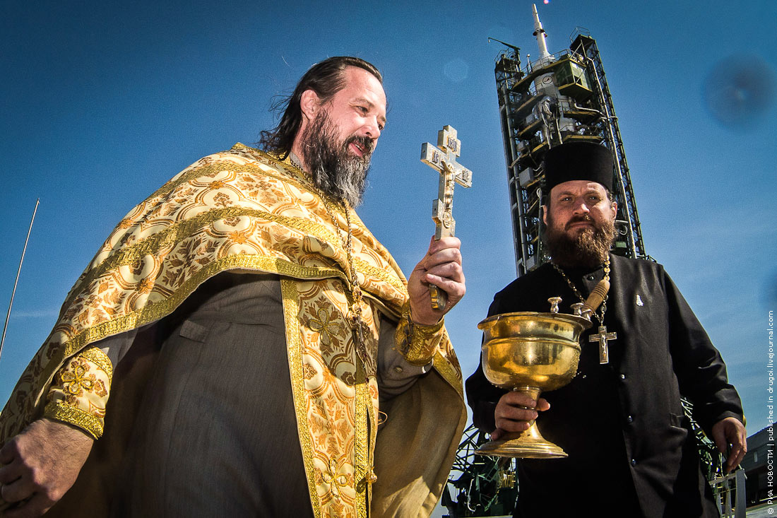 Иерей владимир воеводин. Священник в церкви. Как зовут батюшку в церкви. Как зовут батюшку в церкви. Иоанн львов иваново иерей.