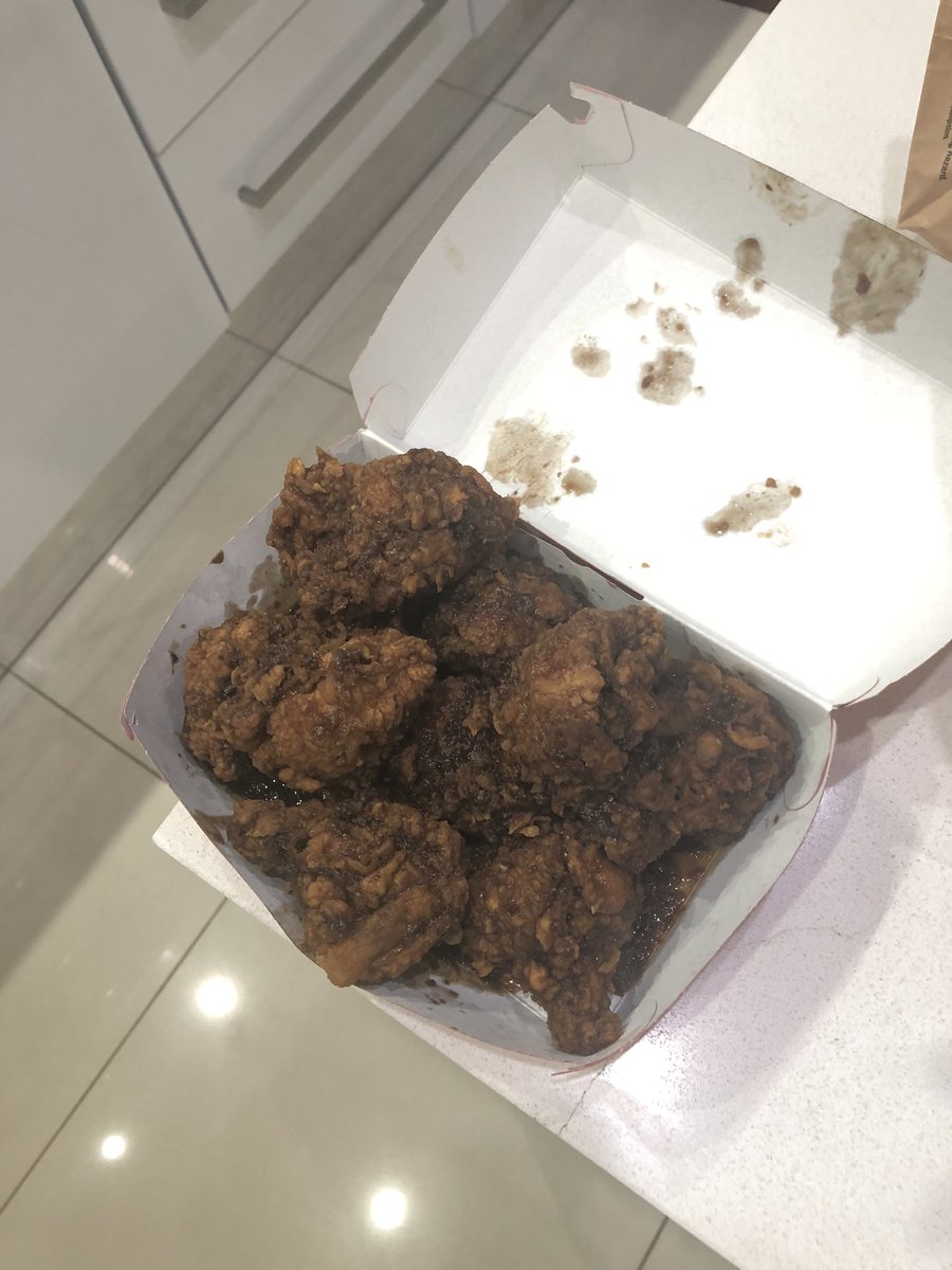 cindymaf's tweet photo. @KFCSA really gave me wing drums only 🚶🏽‍♂️😂 https://t.co/IuouQMLSIT