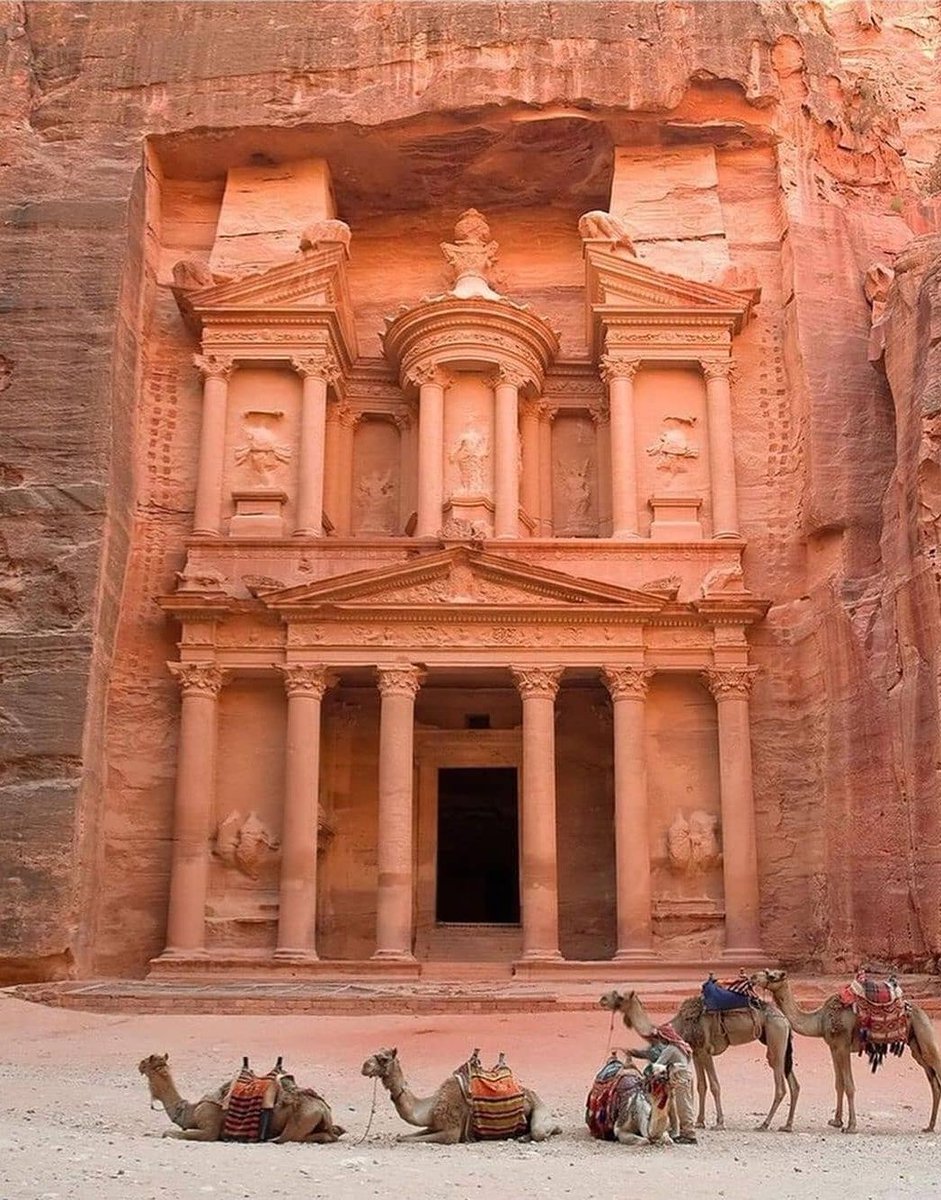 Petra❤Jordan 🇯🇴
Amazing...
#petra 
#jordan 
#travel