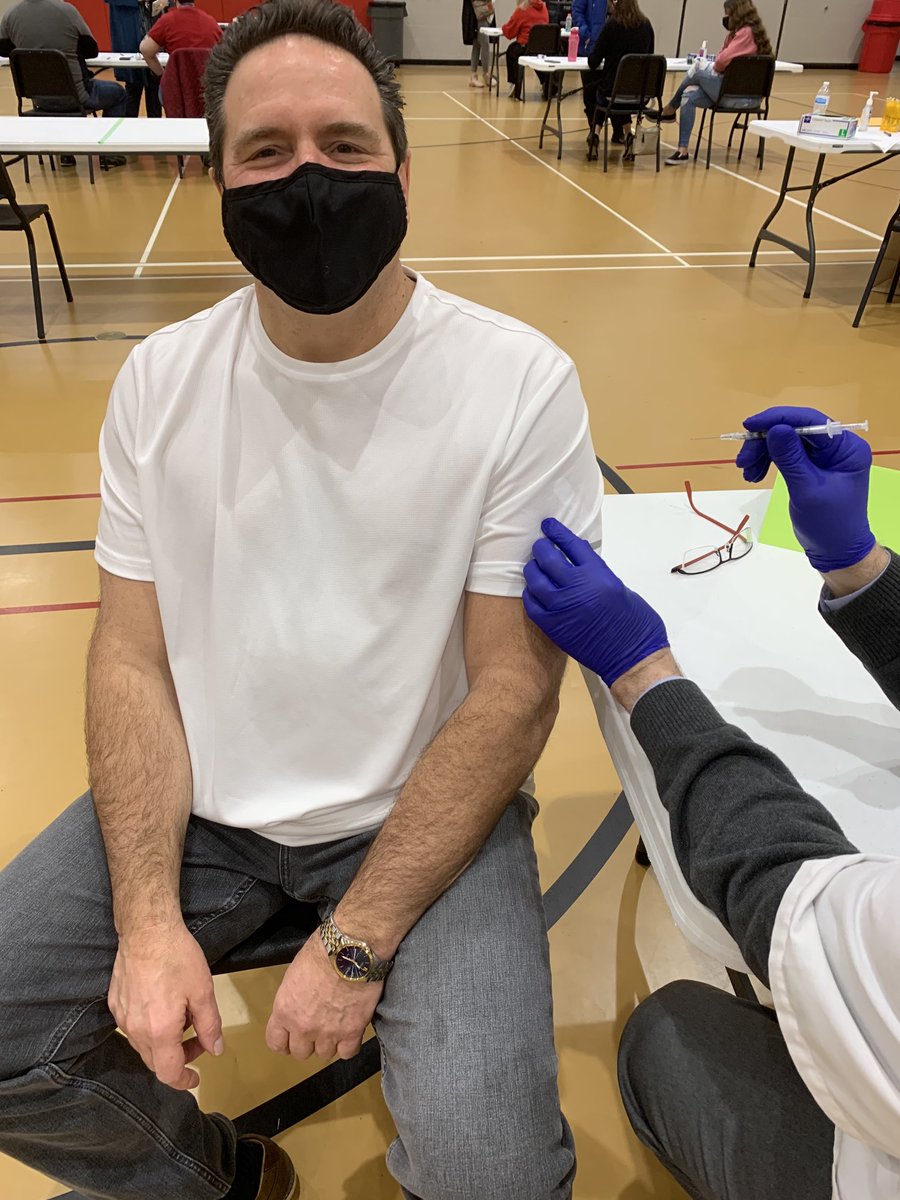 ChuckSincere's tweet photo. Second vaccine shot today. Thank you Discount Drug Mart for partnering with Springfield, Norton and Manchester. Also, thank you Norton for hosting this clinic. You guys are all great to work with. https://t.co/olaq50GETK