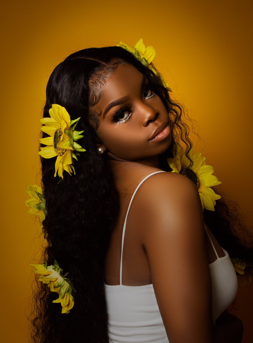 alwaysnyla's tweet image. CHEERS TO 20🎂🦋