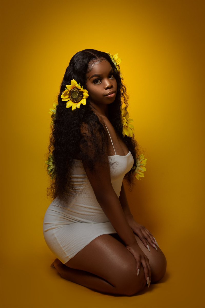 alwaysnyla's tweet image. CHEERS TO 20🎂🦋