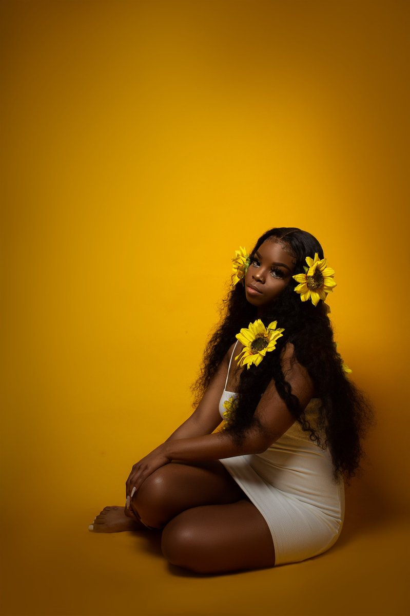 alwaysnyla's tweet image. CHEERS TO 20🎂🦋