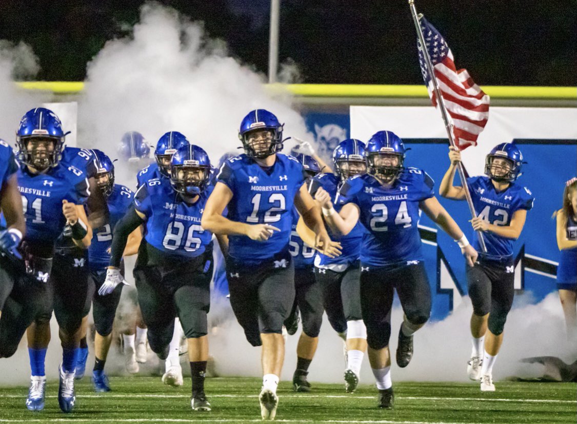 QueenCity3a4a's tweet photo. The week 2 I-Meck game of the week features one of, if not the most heated rivalries in the conference.

@Mooresville_FB at @HoughFB 

No love lost here. Hough has won 5 straight in the series. Blue Devils look to avenge last seasons 36-21 defeat. 

#ImeckRivalrySeries https://t.co/apVFk8YeZC