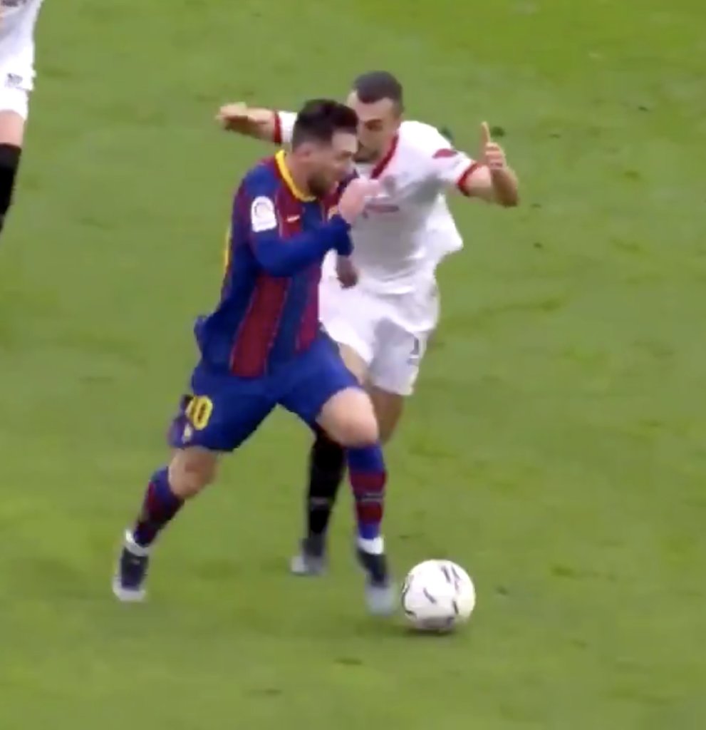 ESPNFC's tweet photo. He used his hands and still couldn’t stop Messi 😂 https://t.co/FzNOW7Ydi3