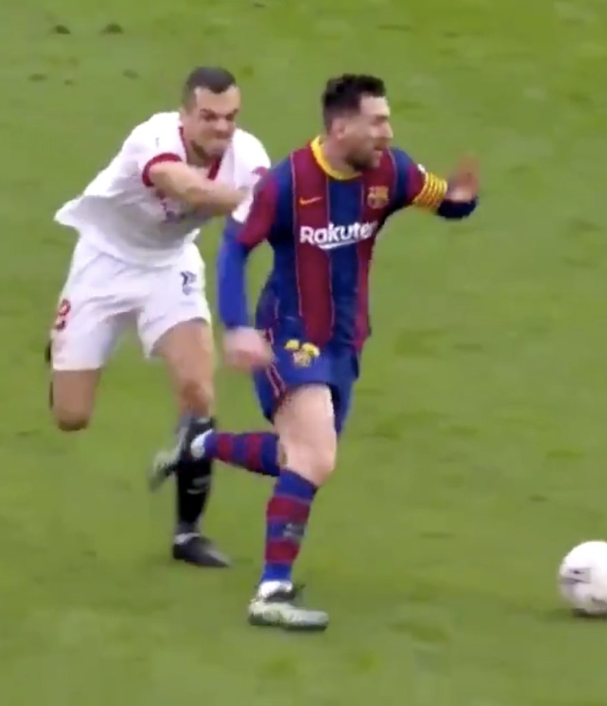 ESPNFC's tweet photo. He used his hands and still couldn’t stop Messi 😂 https://t.co/FzNOW7Ydi3