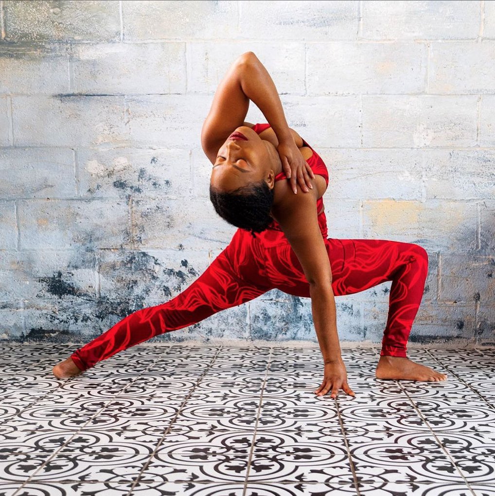 Yoga_Journal's tweet photo. “Generosity creates wonderful opportunities to evoke as a spiritual being; it helps us open our hearts and minds and to interact with others with greater depth and integrity.”
-Charles M Schultz 📸: @Walker_Studio"

🌿#YJRepost
Thank you for sharing with us @mariah.gibson.yoga https://t.co/cXaPj1Bqso
