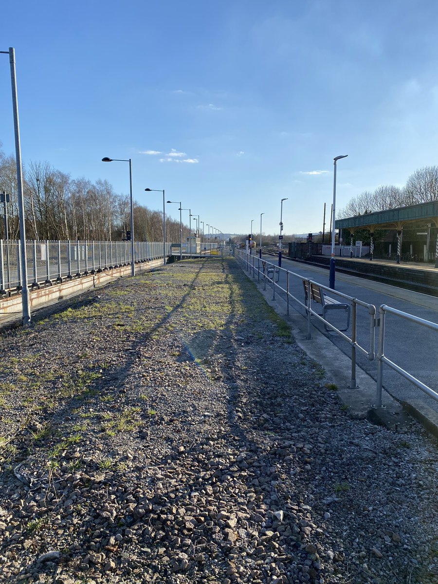 ...this is what awaits us in the morning. By this time tomorrow there should be another 18, yes EIGHTEEN, planters between P2 and P3 <a href="/bee_trust/">Bee Friendly Trust</a> <a href="/CommunityRail/">Community Rail Network</a> <a href="/DVLrail/">Derwent Valley Line</a> @weareEMR <a href="/EastMidRailway/">East Midlands Railway (EMR)</a> #pollinators #beesaregreat #environmental #goodfortheplanet