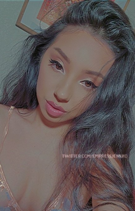 Messy hair, messy mind 👾💩🖖 https://t.co/UZIFwM8IUQ