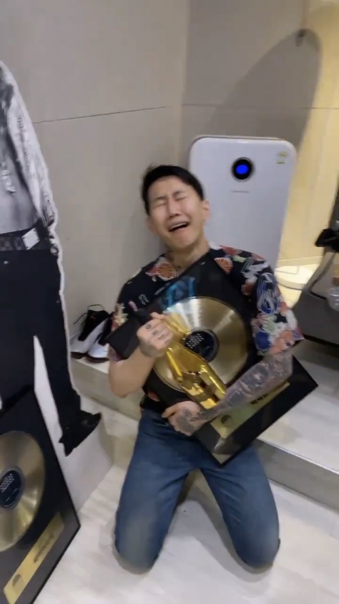 รับรางวัล                             กลับสตู