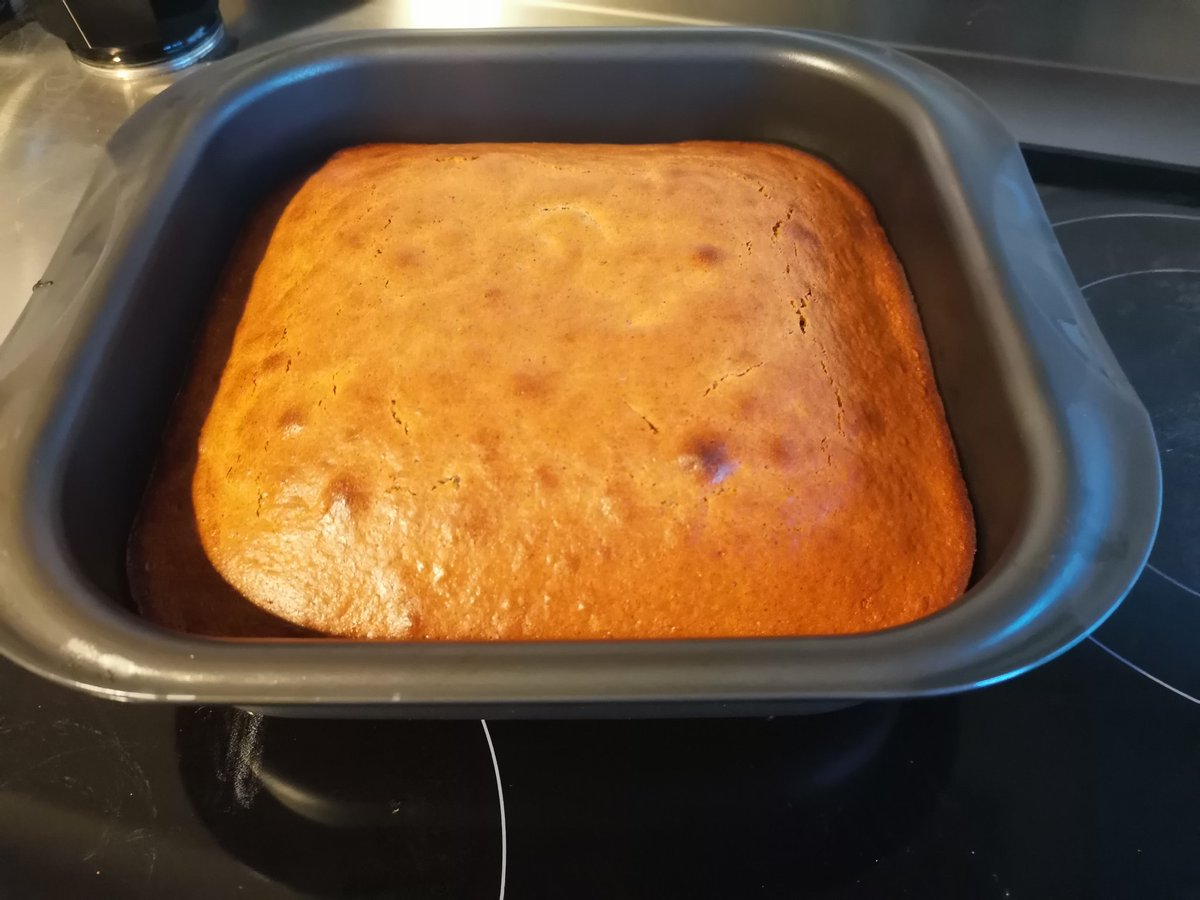 NavY_Huitante_5's tweet photo. C'est une réussite (à première vue), pour ma Madeleine GÉANTE 😝🔥💯 !!! @CaroleQuintaine
Suivre une recette de à A à Z, c'est mieux qu'au Pif-o-mètre, j'avoue 😹 !
#TeamMadeleine #TeamBrunchStream
#Foodporn #Foodpornist
#ManInDaKitchen https://t.co/ymegkgdPjw