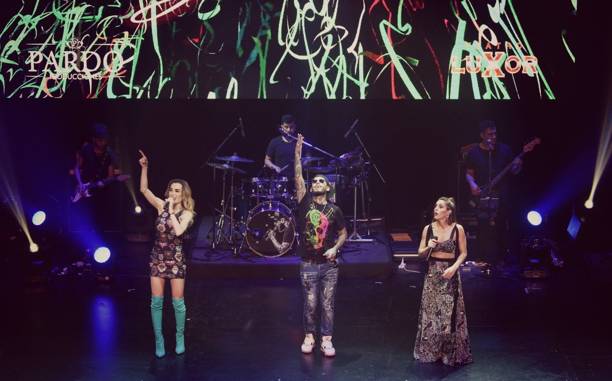 UlisesBuenoSOY's tweet photo. Increíble noche la de anoche 🔥 #Juntos @sole_pastorutti @fatimaflorez 💪🏼 
📸 @dreidemieph https://t.co/t7c2bnNpvl