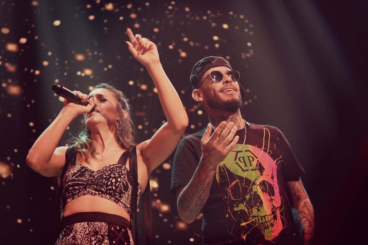 UlisesBuenoSOY's tweet photo. Increíble noche la de anoche 🔥 #Juntos @sole_pastorutti @fatimaflorez 💪🏼 
📸 @dreidemieph https://t.co/t7c2bnNpvl