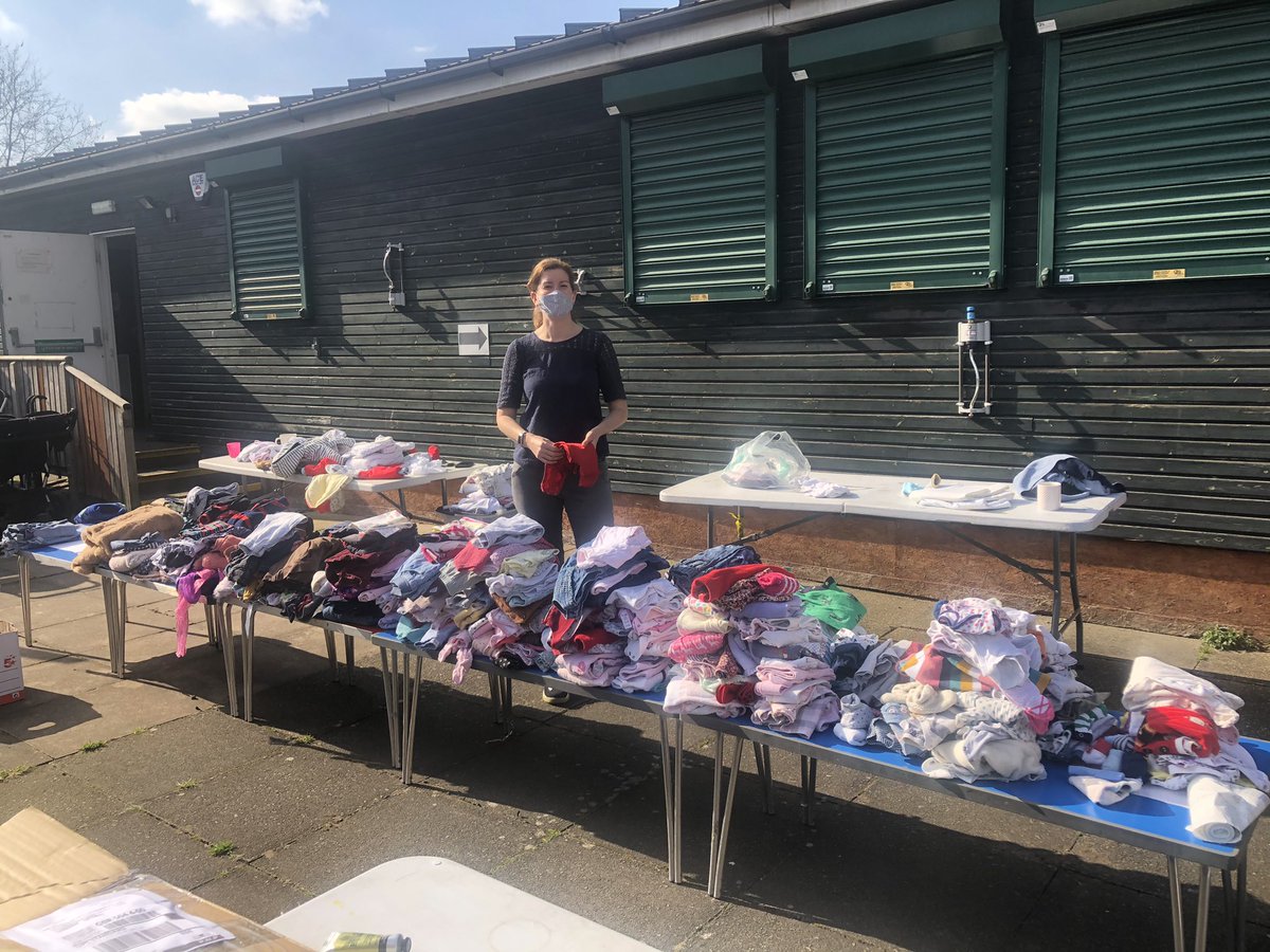 SmallProjectUK's tweet photo. A great day for sorting donations!!! Thank you all for your wonderful support, these will make a huge difference to families here in London. Visit https://t.co/1OAB30W6lz for our March Wish List! #makeasmalldifference @oasiswaterloo https://t.co/WZJ3ruFeNH