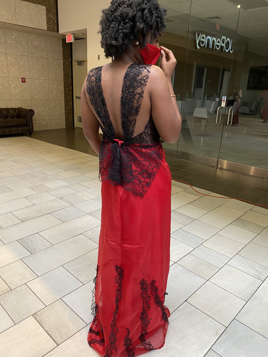 Congratulations to Angelique Trotter for her amazing design and construction of her formal dress, that she modeled at the UIW Red Dress Fashion Show. <a href="/scucisd_cte/">SCUCISD CTE</a>  <a href="/SamuelClemensHS/">samuelclemenshs</a>