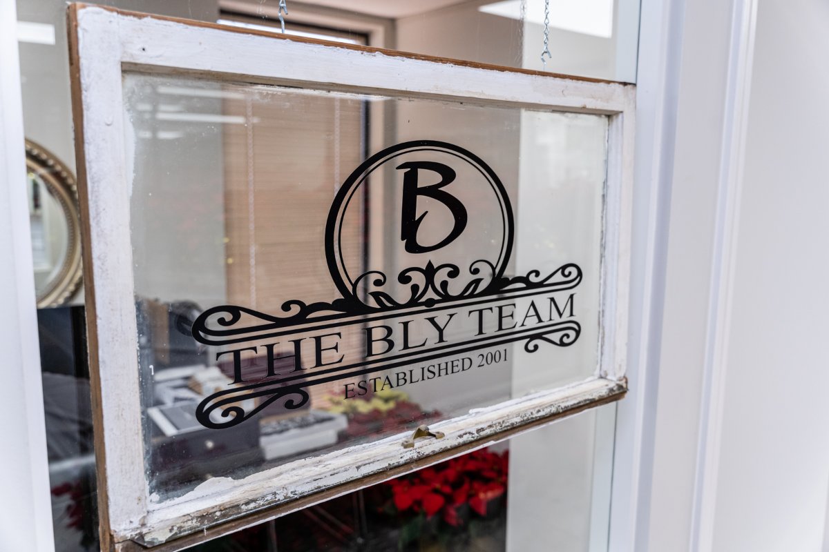 AgentBly's tweet image. We've had the pleasure of helping the people in our community find homes they truly love since 2001 Here's to many more years to come!