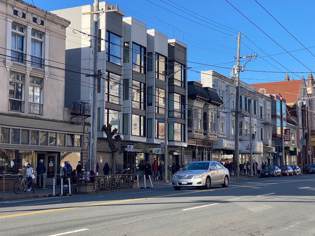 lisawehden's tweet photo. “Everyone’s left SF” queue for b patisserie @ 8:30am https://t.co/Cblwy1lOP0