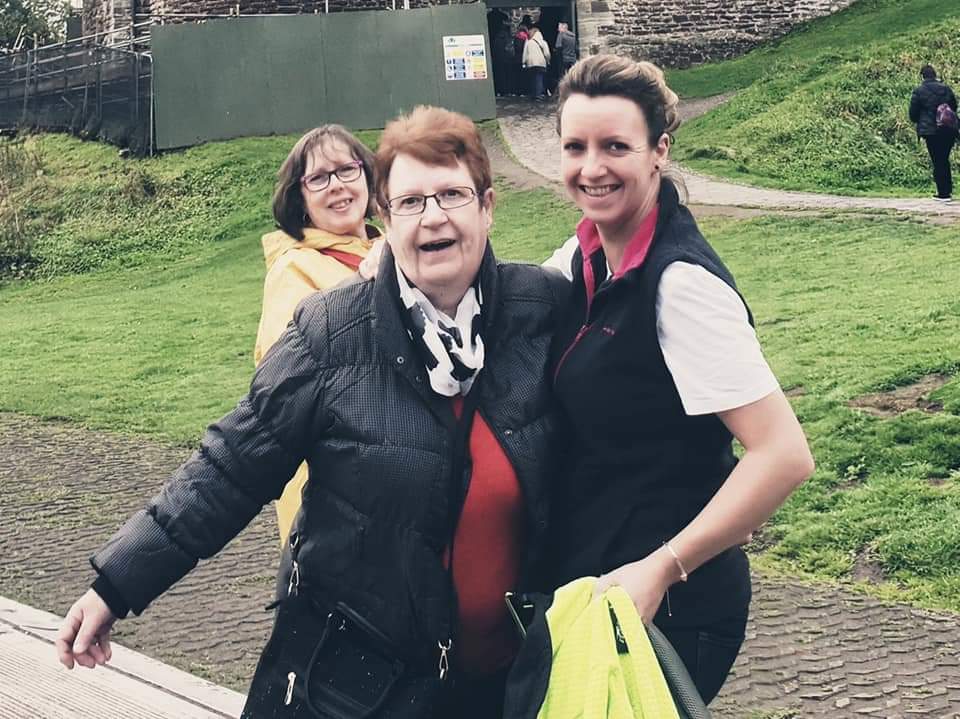 ails_82's tweet photo. Cannae beat a wee chat with your mum on the phone when you've had a hard day and now on your way to another nightshift.
Stay home Stay Safe everyone ๐
#throwbacksnap https://t.co/V7Tgl2gG7v