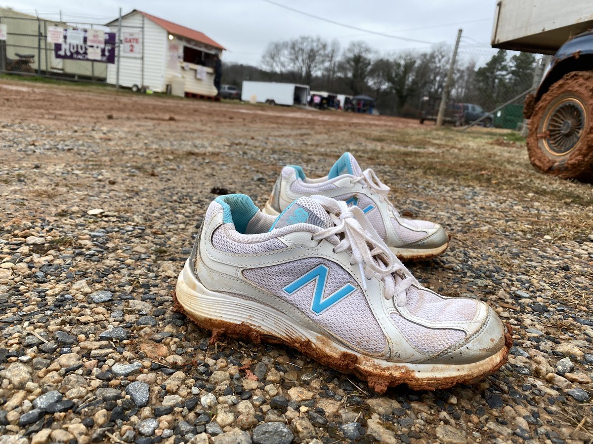 PRNAtTheTrack's tweet photo. Yeah, leave your white shoes at home but put on your race watching pants @carolinaspeed for tonight’s @BlueRidgeOutlaw season opener. https://t.co/05FhXUqZ7M