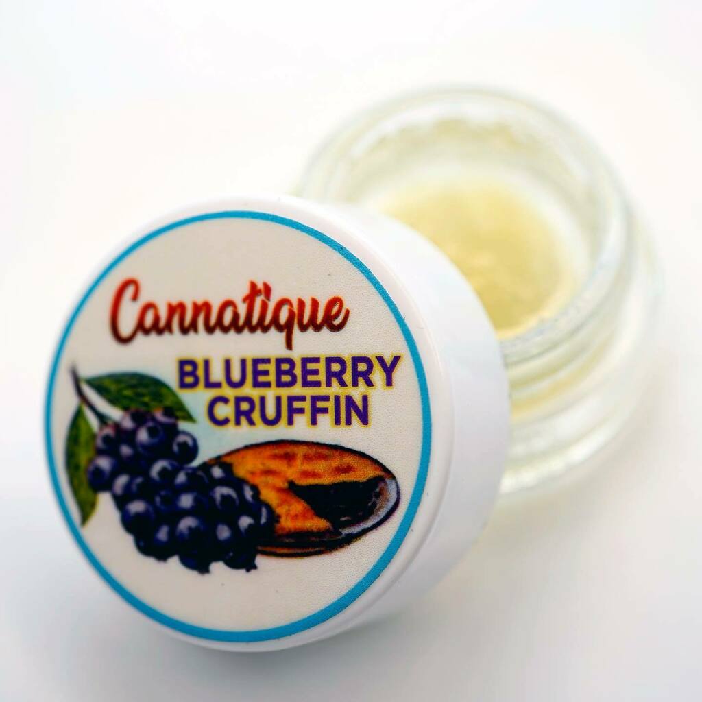servicedby's tweet image. If you think @cannatique.farms flower is good, wait till you try there concentrates 😎 “BlueBerry Cruffin” 1G Sauce #FollowTheFly #LightUpYourDay #CuratedCollective #Muzeum #Emberz #CannatiqueFarms 

NOT SPONSORED, ENDORSED OR ADMINISTERED BY, OR ASSO… instagr.am/p/CLzhMuRB3gyE…