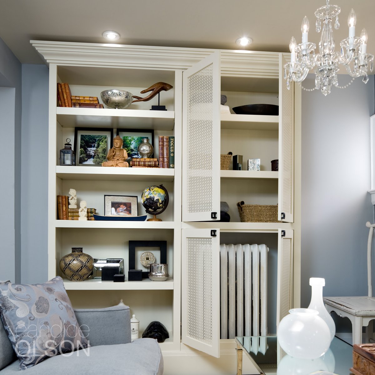 candiceolson_'s tweet photo. See ya later, radiator!
Ok, bonus tip-time.
Ensure perfectly centered and positioned recessed lighting by drilling out the pre-wired holes AFTER the cabs are installed…
There! Now you know!
#candiceolson
#interiorlightingtips
#recessedlighting
#radiatortips https://t.co/wcqXjp4wtz