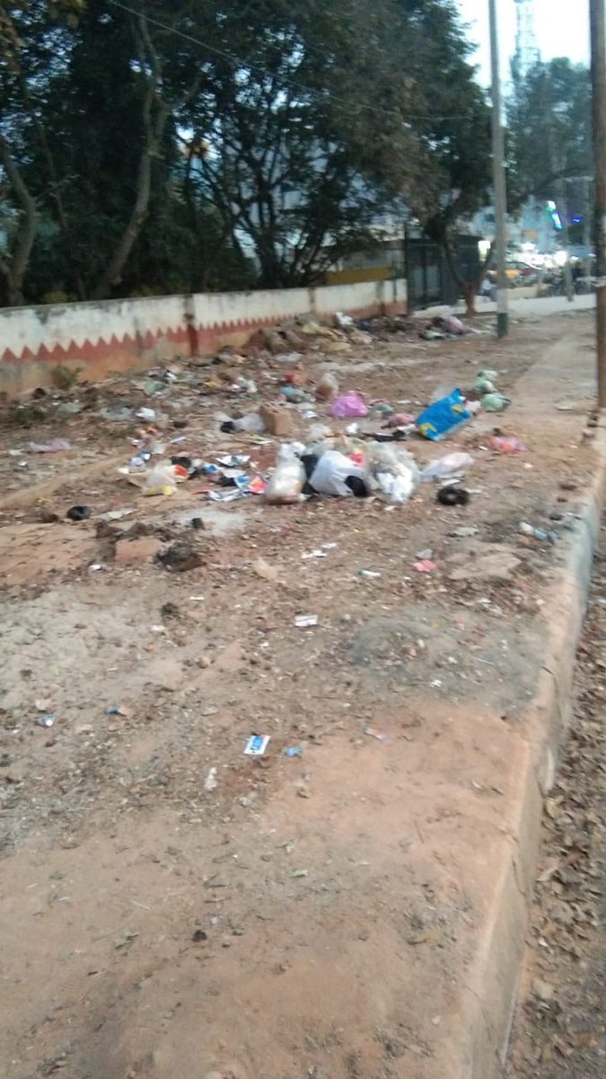 rakhimitra's tweet photo. @karnatakaspcb @CPCB_OFFICIAL complaint ID CPCBTW-10377 isn't addressed till date
#thanisandramainroad continues to be dumping area for #hegdenagar residents
Providing you exact #GoogleMaps location with picture of trash every 50m on either side of the #statehighway has #GARBAGE https://t.co/LNuCVjaaCL